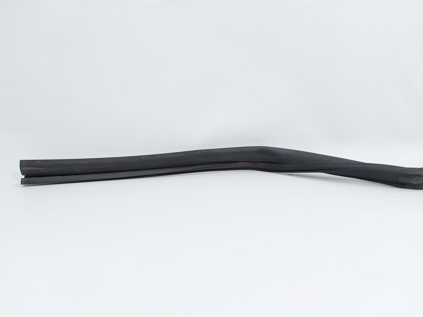 Journey Направляющая резинка стекла двери передней правой Dodge Journey 2009-2020 5076870AF Dodge Journey 3