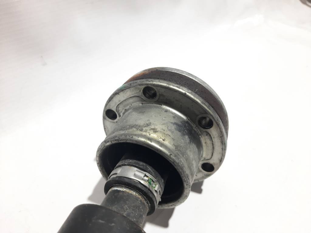 Ats Привід на передній редуктор Cadillac ATS 2013-2019 84150924 Cadillac ATS 5