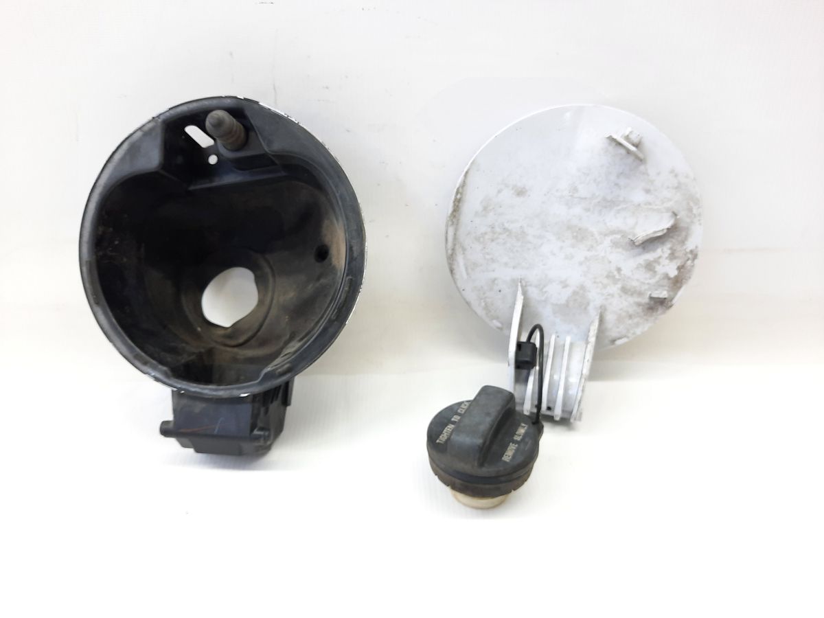 Insight Лючок бензобака Honda Insight 2010 74480TM8A01ZF Honda Insight 4 Insight Лючок бензобака Honda Insight 2010 74480TM8A01ZF Honda Insight 4