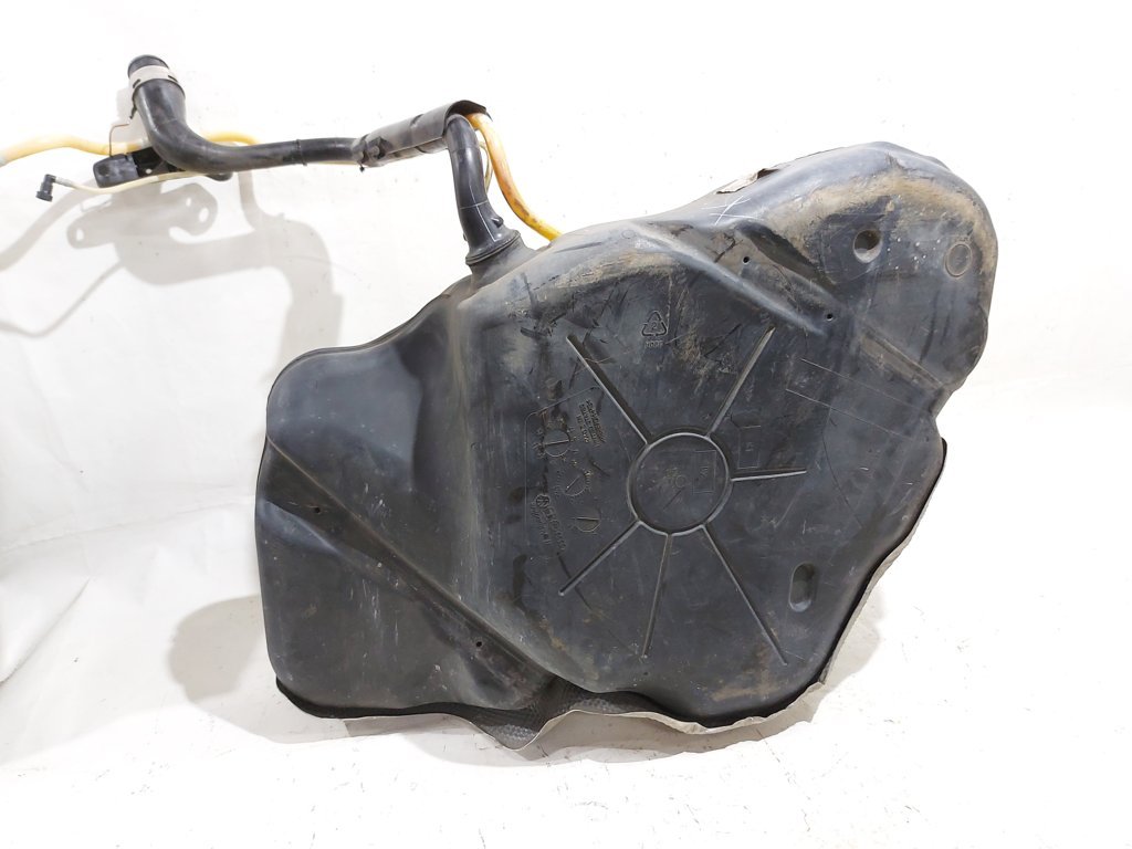 Passat s Бензобак с горловиной Volkswagen Passat S 2012-2016 561201055A Volkswagen Passat S 22