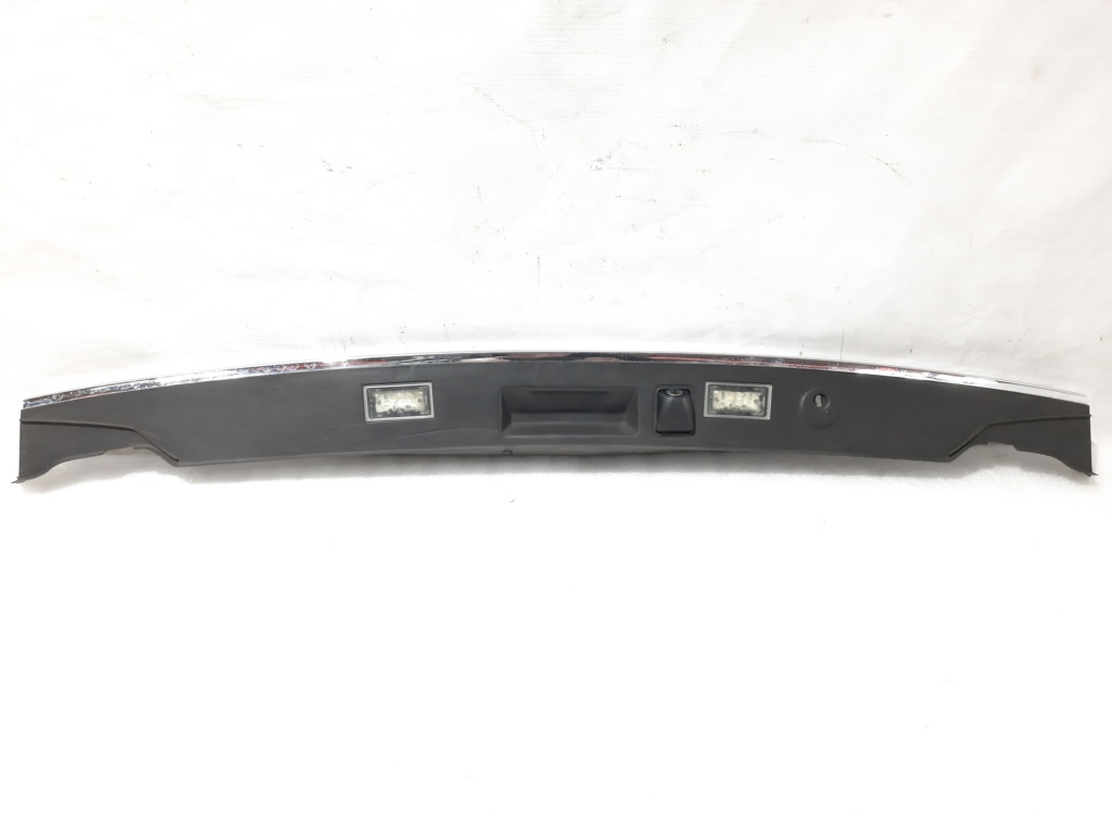 7 series. Накладка кришки багажника BMW 7 2012 51137200035 BMW 7