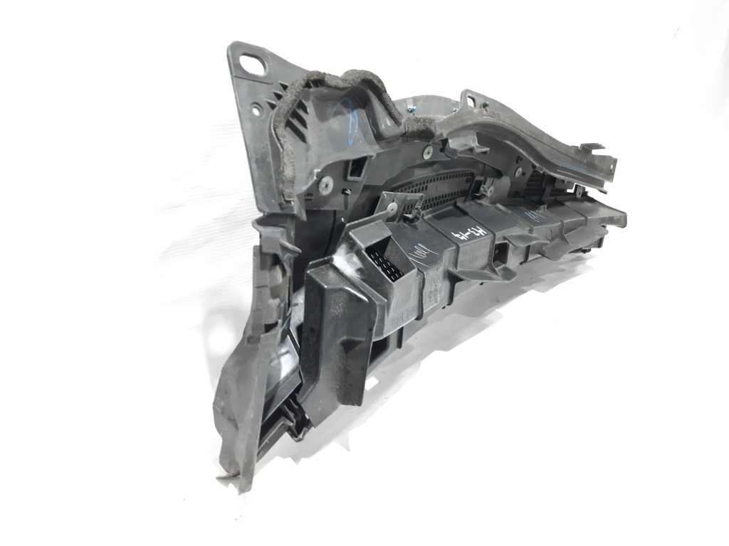 3 Повітропровід під лобове скло правий Mazda 3 2014-2018 BHN9507R0 Mazda 3 6