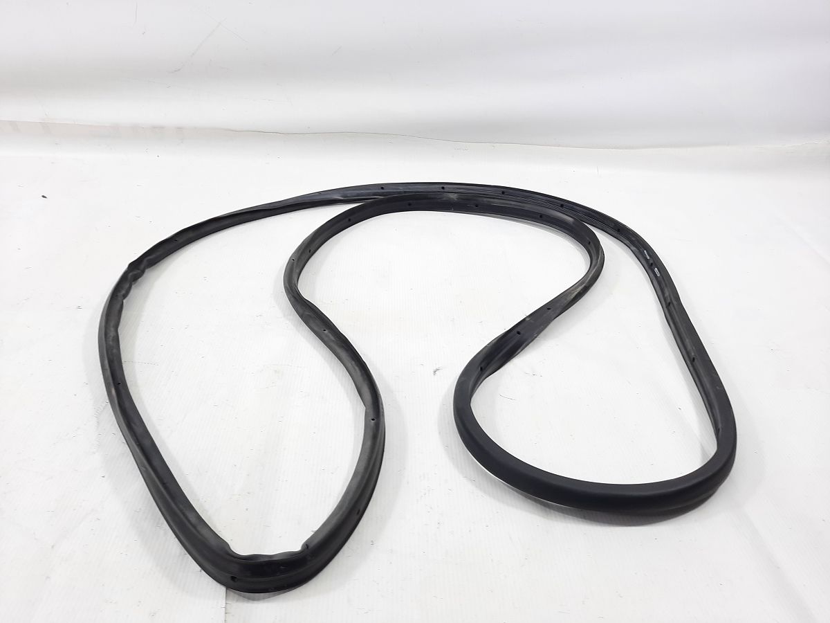 Cruze. Ущільнювальна гумка дверей задньої лівої Chevrolet Cruze 2016-2019 84220315 Chevrolet Cruze