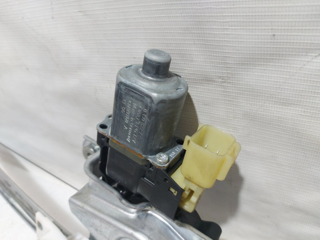 C-max Стеклоподъемник двери задней правой Ford C-Max 2016-2018 DM5Z7827000E Ford C-Max 4