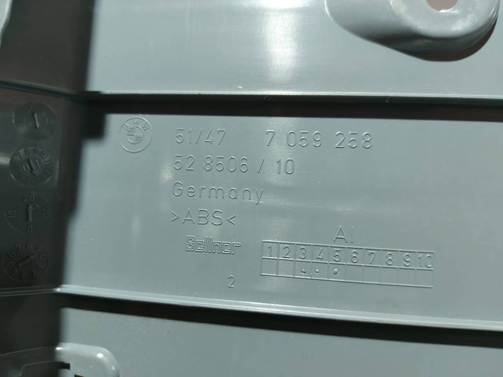 328i xdrive Накладка задней панели багажного отделения BMW 328i xDrive 2006-2011 51477059258 BMW 328i xDrive 9