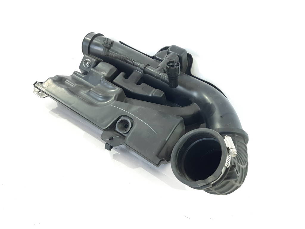 Malibu Патрубок корпусу повітряного фільтра Chevrolet Malibu 2013-2019 13313804 Chevrolet Malibu 6 Malibu Патрубок корпусу повітряного фільтра Chevrolet Malibu 2013-2019 13313804 Chevrolet Malibu 6