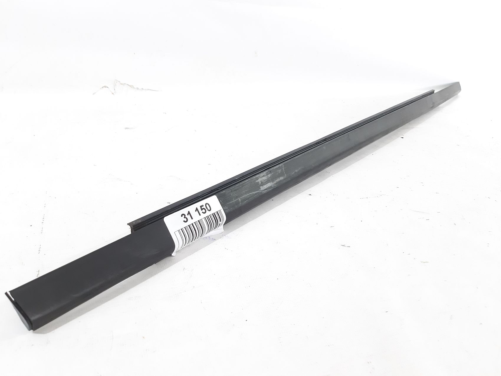 Journey Уплотнитель стекла наружный двери задней правой Dodge Journey 2009-2020 5076858AJ Dodge Journey 8 Journey Уплотнитель стекла наружный двери задней правой Dodge Journey 2009-2020 5076858AJ Dodge Journey 8