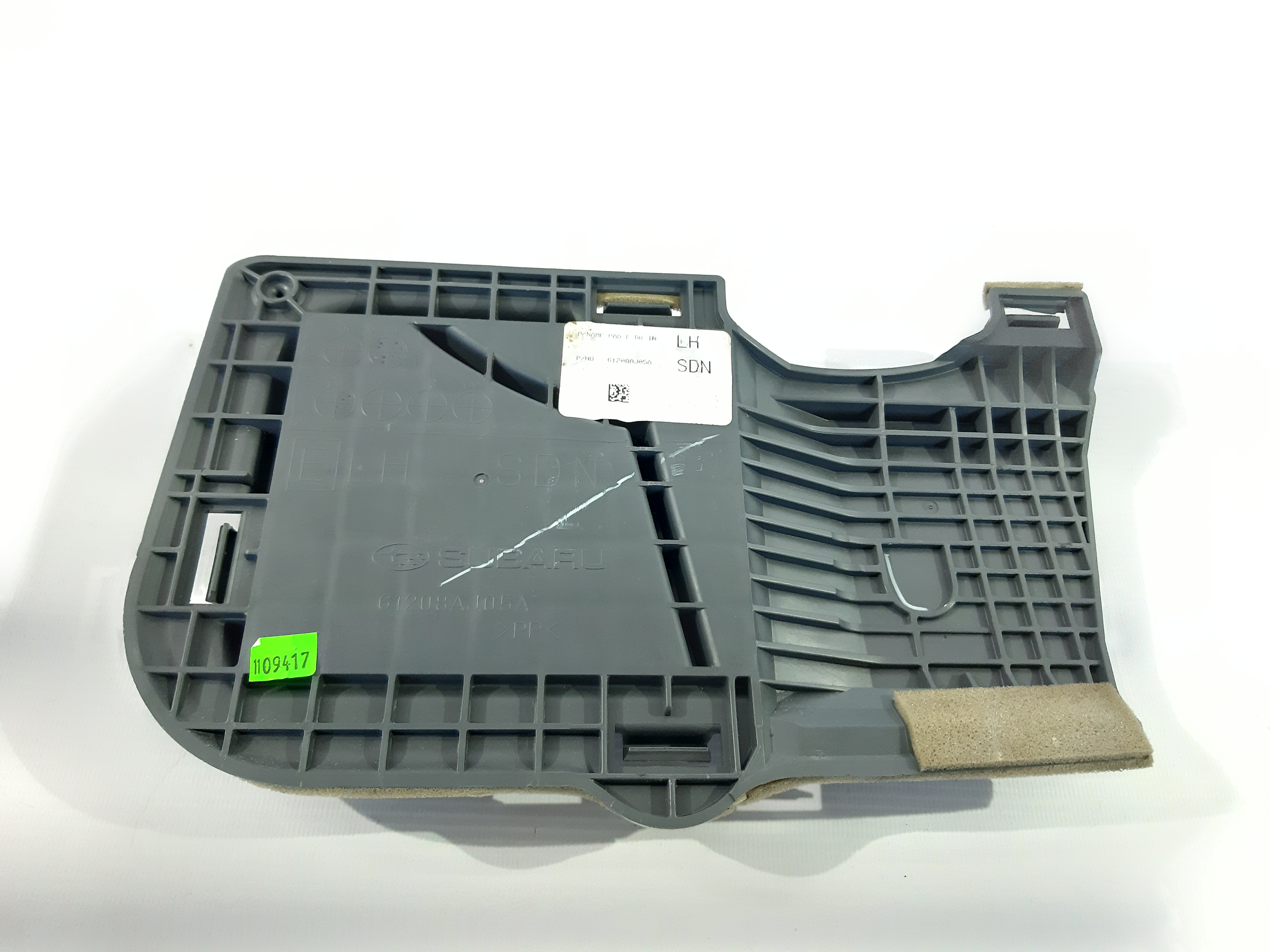 Outback. Крышка дверной панели передней левой Subaru Outback 2011-2014 61208AJ05A Subaru Outback