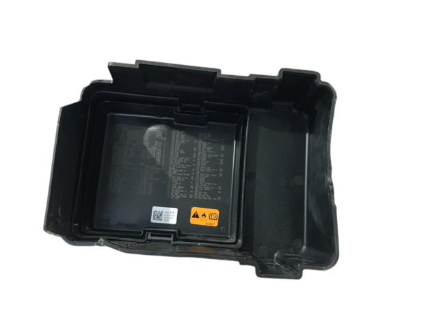 Equinox Крышка блока предохранителей под капотом Chevrolet Equinox EV 2024-2025 85628191 Chevrolet Equinox EV 4 Equinox Крышка блока предохранителей под капотом Chevrolet Equinox EV 2024-2025 85628191 Chevrolet Equinox EV 4