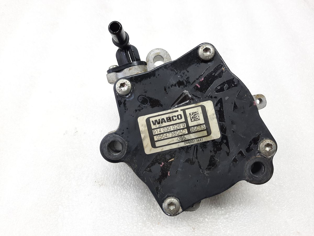 Dart Вакуумный насос Dodge Dart 2013-2019 05047380AD Dodge Dart 4