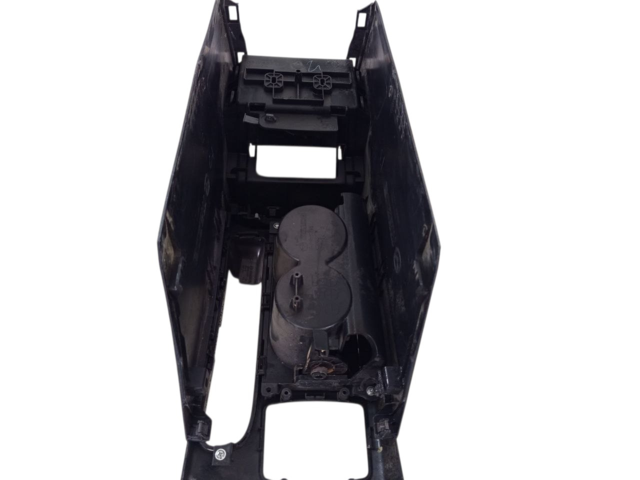 6. Консоль центральна Mazda 6 2014-2015 GHP9-64-420D-02 Mazda 6