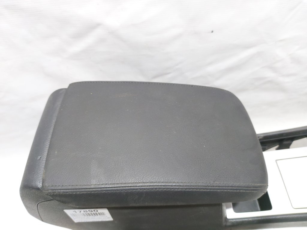 Passat s Консоль центральна Volkswagen Passat S 2012-2015 561863241C82V Volkswagen Passat S 7