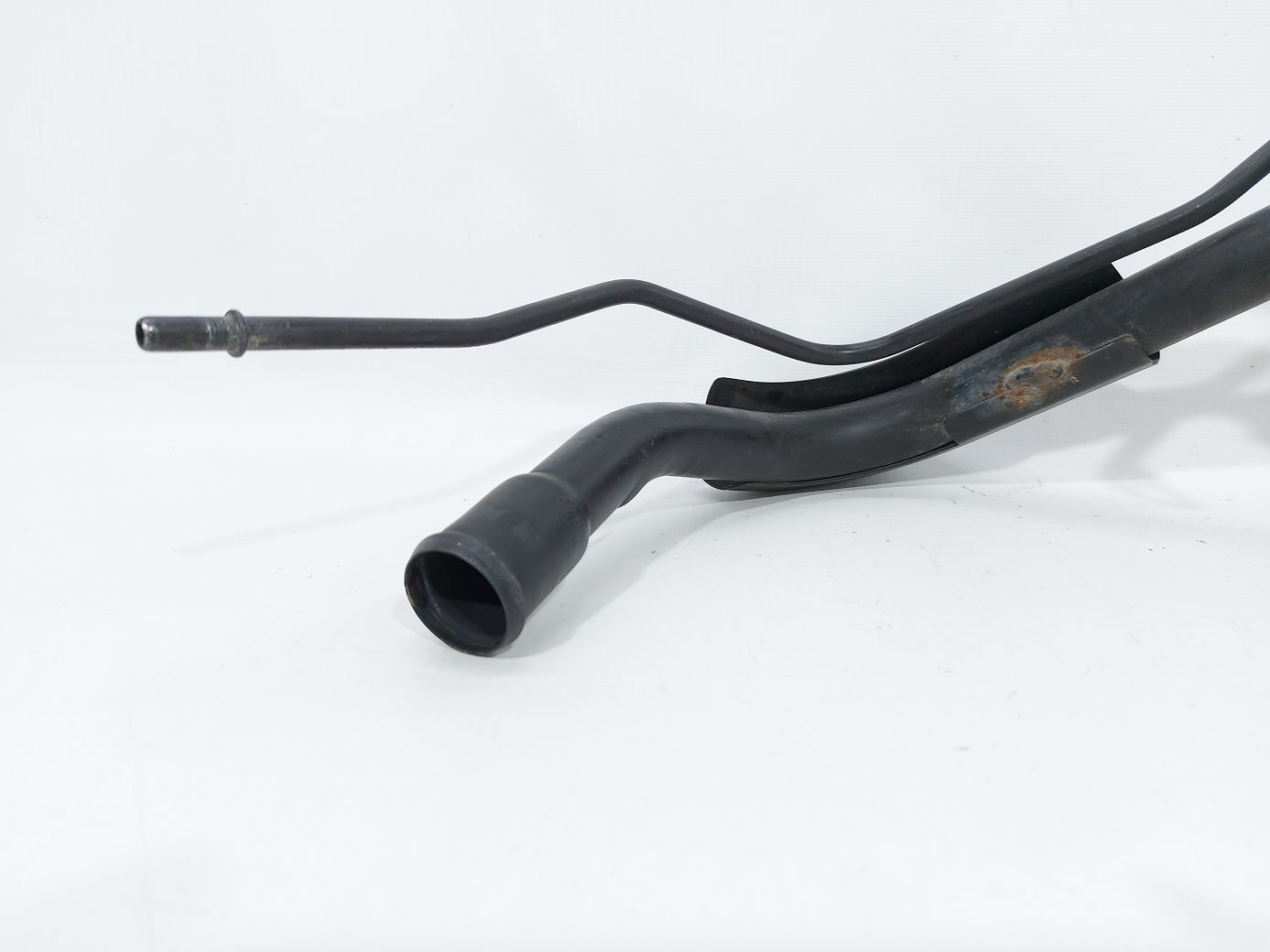 Trax Заливная горловина Chevrolet Trax 2015-2021 42402094 Chevrolet Trax 3