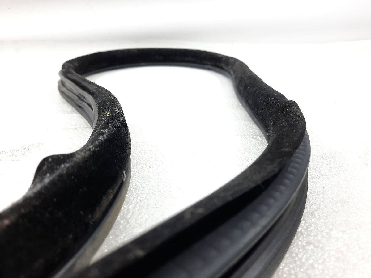 Xf Ущільнювальна гумка отвору дверей задньої лев/прав Jaguar XF 2009-2015 C2Z23512 Jaguar XF 3 Xf Ущільнювальна гумка отвору дверей задньої лев/прав Jaguar XF 2009-2015 C2Z23512 Jaguar XF 3