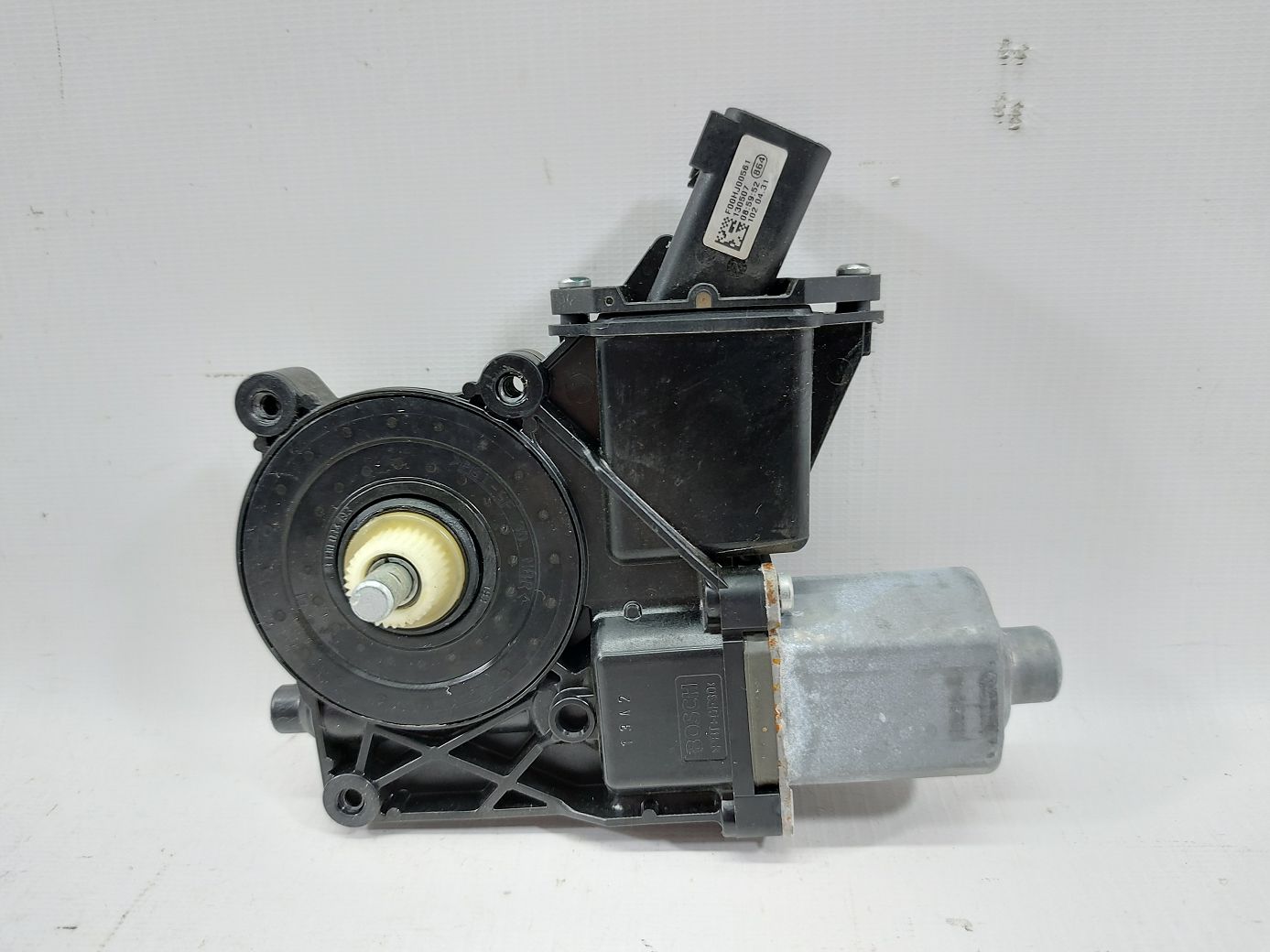 Ats. Моторчик склопідйомника двері передньої лівої Cadillac ATS 2013-2018 84005655 Cadillac ATS Ats. Моторчик склопідйомника двері передньої лівої Cadillac ATS 2013-2018 84005655 Cadillac ATS