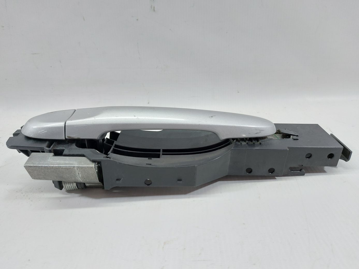 Versa note Ручка двери задней левой наружная (серая) Nissan Versa Note 2014-2019 826403WC1A Nissan Versa Note 2