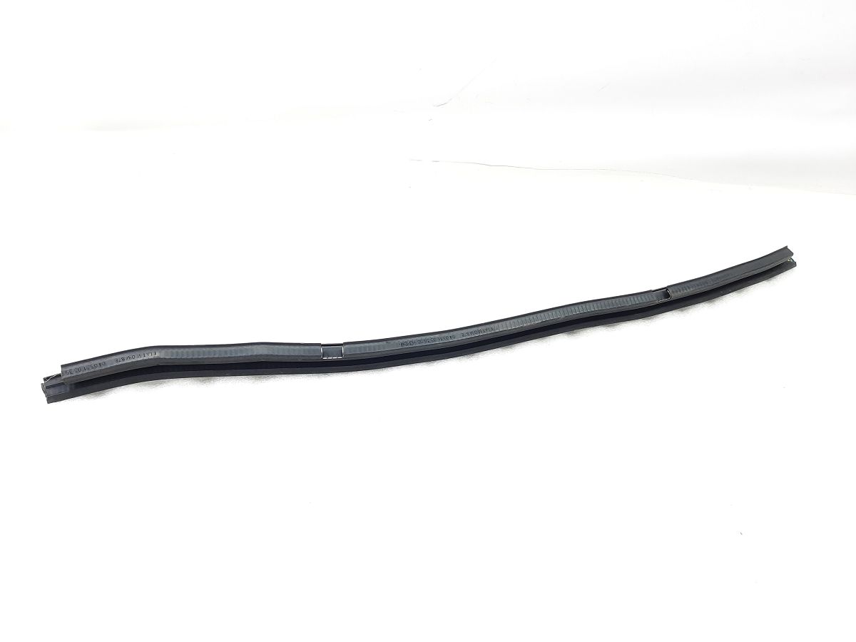 500 Уплотнительная резинка стекла двери передней левой внутренняя Fiat 500 2012-2019 68084878AC Fiat 500 8