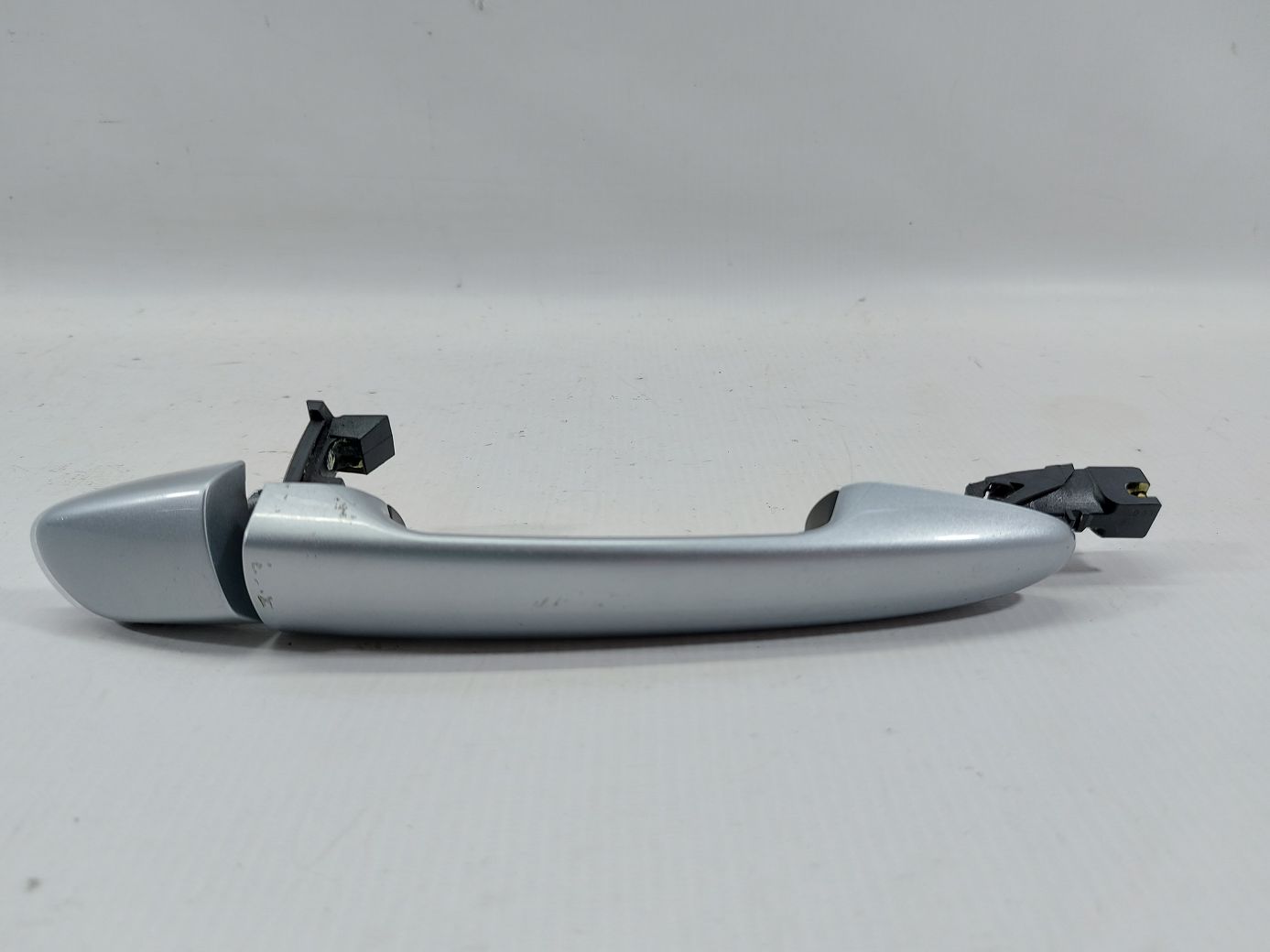 6. Ручка дверей передньої правої зовнішня (сіра) Mazda 6 2014-2017 BJS75841X64 Mazda 6