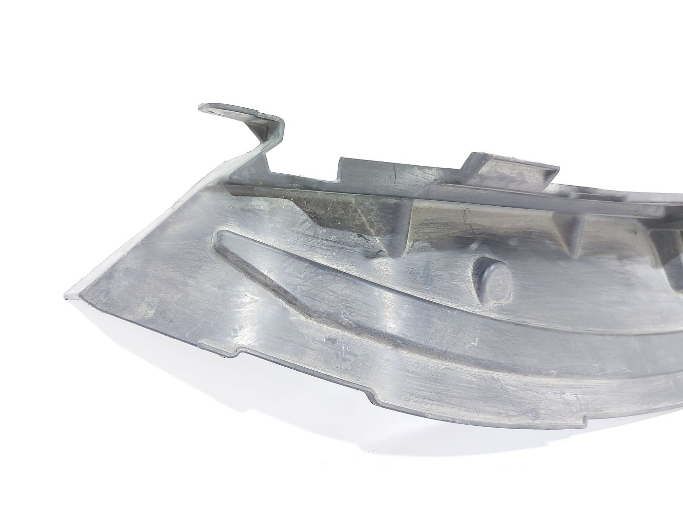 Fiesta sedan Дефлектор радіатора верхній Ford Fiesta sedan 2014-2019 D2BZ58001A04A Ford Fiesta sedan 2