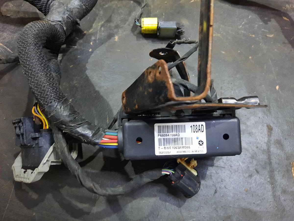 Compass Проводка подкапотная Jeep Compass 2014 68094108AD Jeep Compass 7