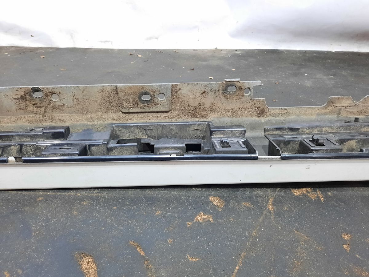 328i xdrive Поріг лівий (пластик) BMW 328i xDrive 2013-2016 51777312751 BMW 328i xDrive 10