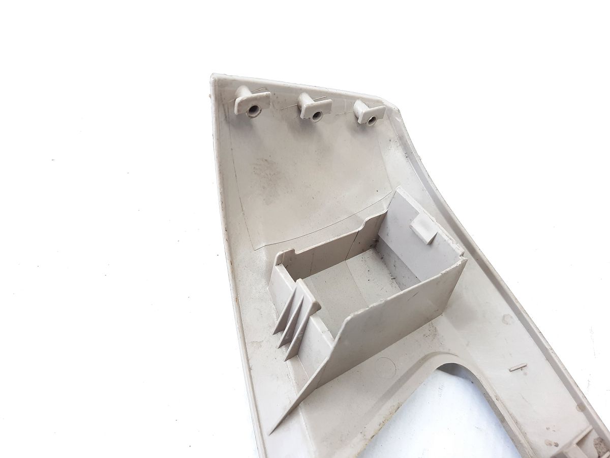 7 series Накладка переднього сидіння збоку права BMW 7 2012 52109168212 BMW 7 4