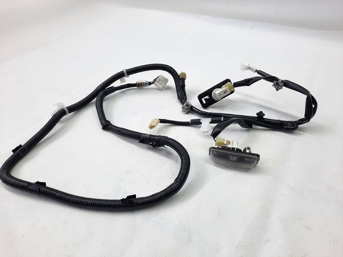 Impreza Проводка крышки багажника Subaru Impreza 2015-2016 81811FJ070 Subaru Impreza 4