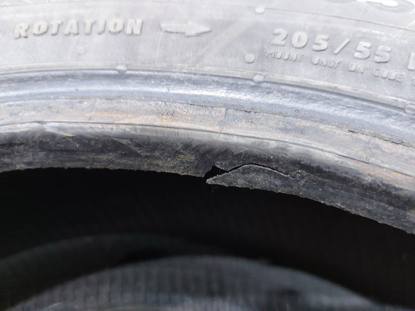 Всесезонные шины Гума Continental Conti Winter Contact 205/55R16 10