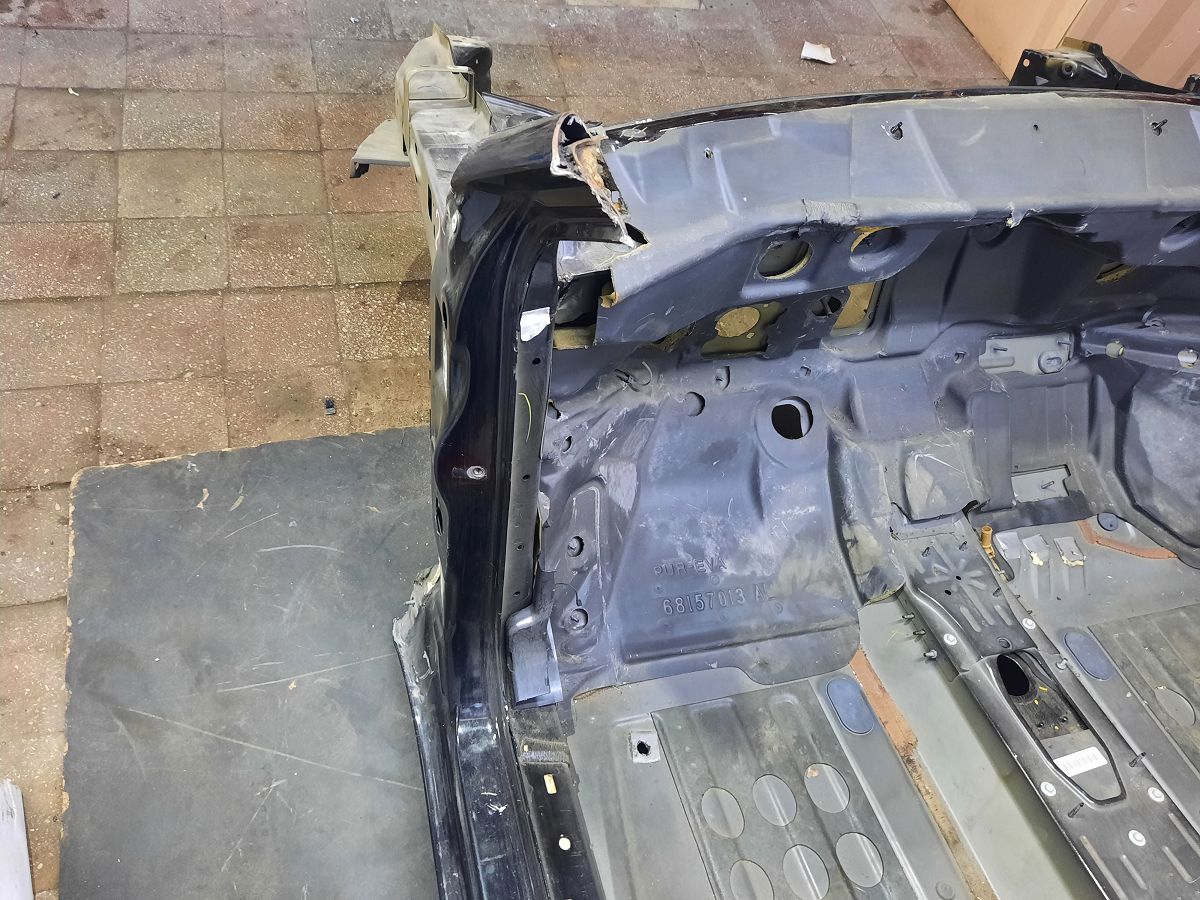 Dart Чверть передня ліва зі склянкою Dodge Dart 2013-2019 68105063AB Dodge Dart 5