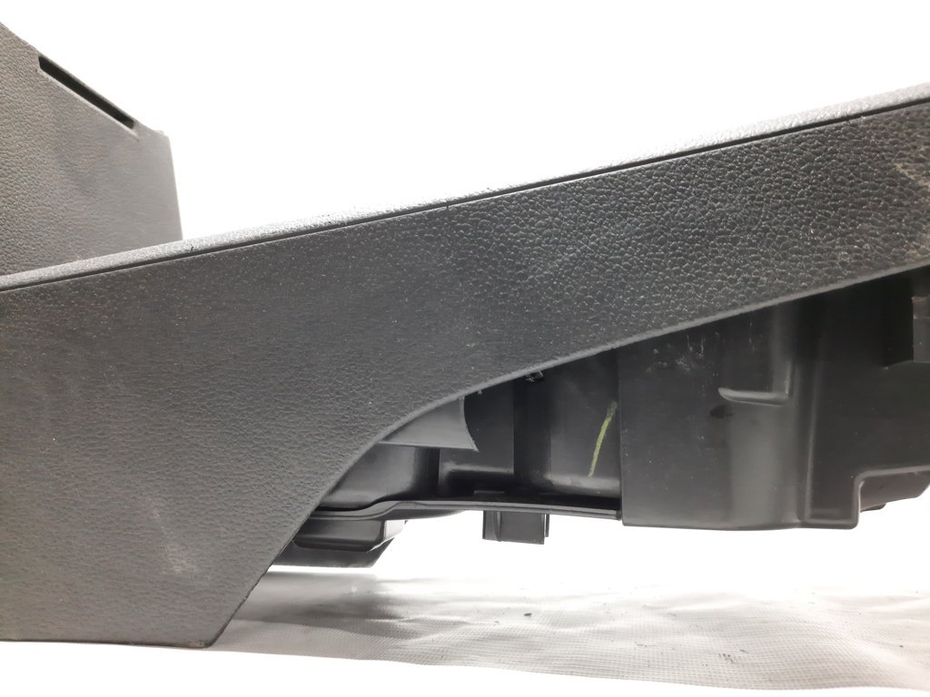 Passat s Консоль центральна Volkswagen Passat S 2012-2015 561863241C82V Volkswagen Passat S 32