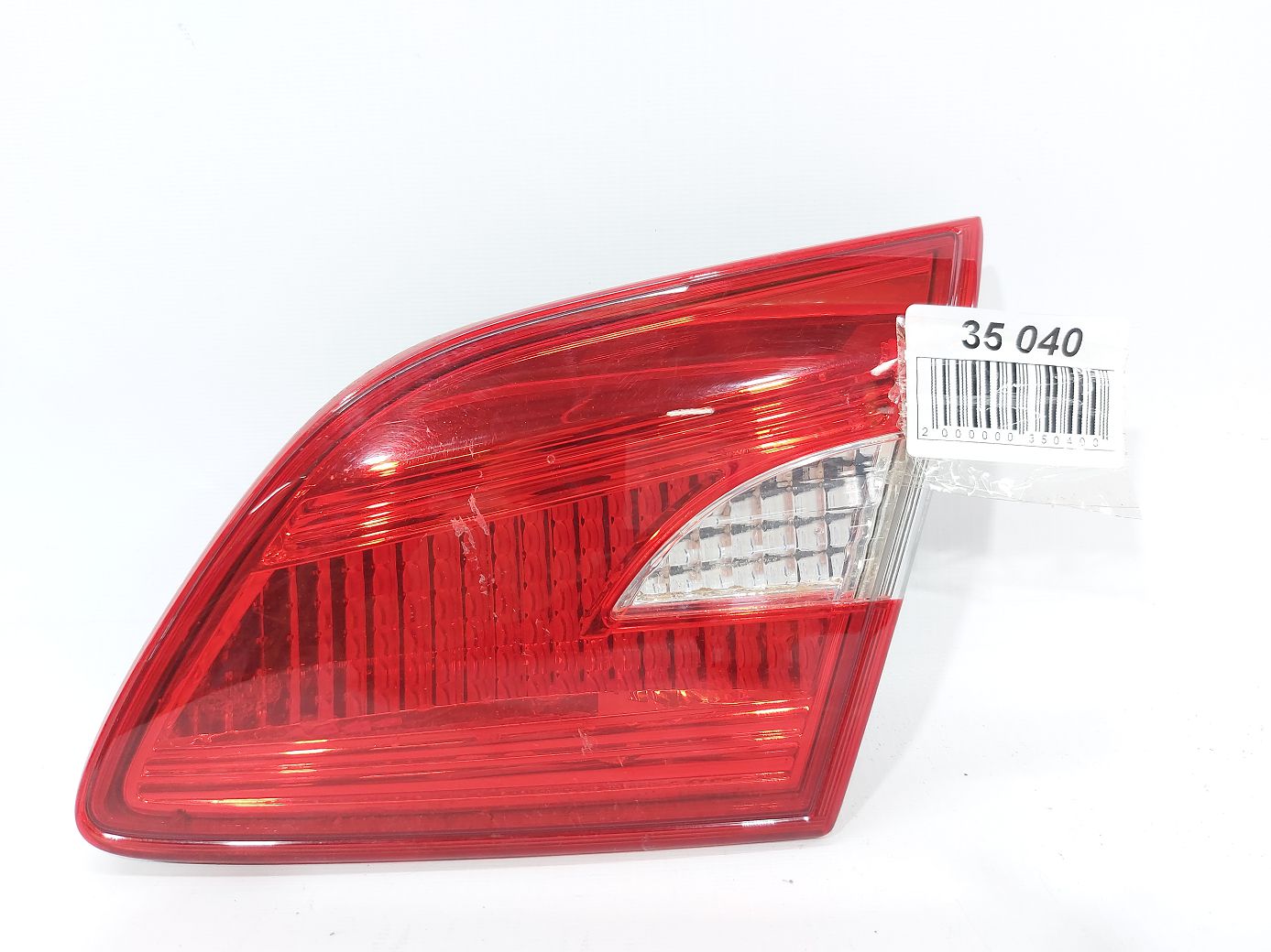 Sentra. Ліхтар кришки багажника правий Nissan Sentra 2016-2019 265503YU5A Nissan Sentra