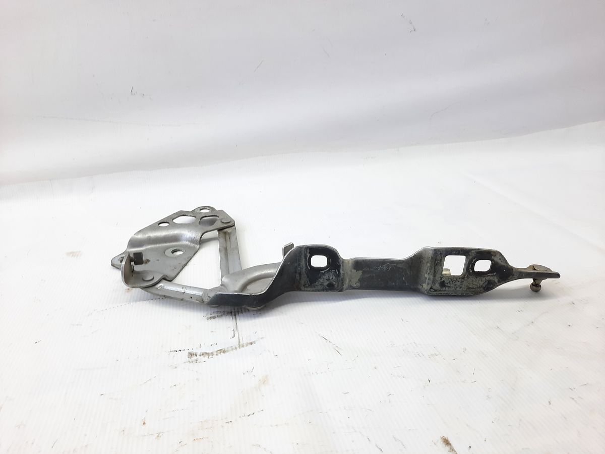 Ats Петля капота права Cadillac ATS 2013-2019 22868253 Cadillac ATS 9