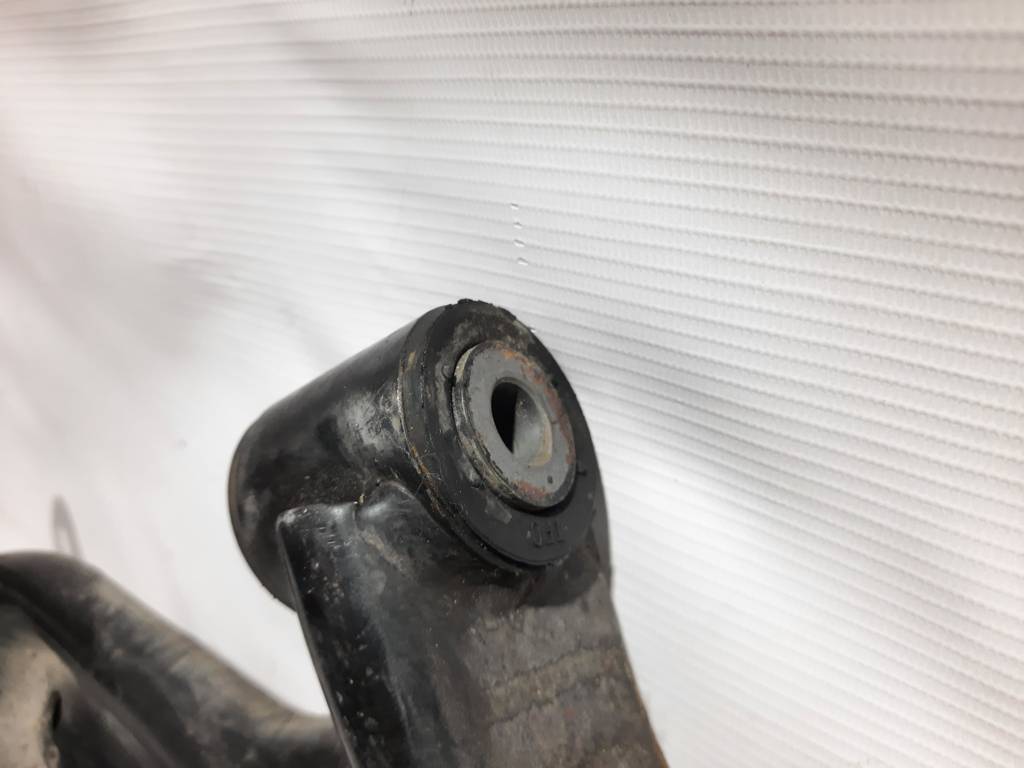 Insight Важіль передній нижній правий Honda Insight 2010-2011 51350TK6A01 Honda Insight 13