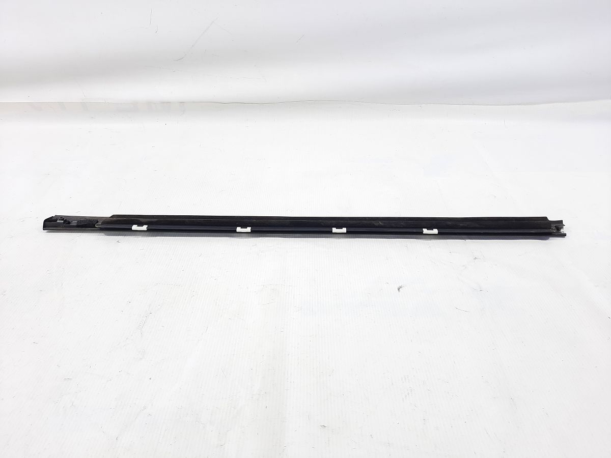 Cadenza Ущільнювальна гумка скла двері задньої правої зовнішня (хром) Kia CADENZA 2014-2016 832203R001 Kia CADENZA 2