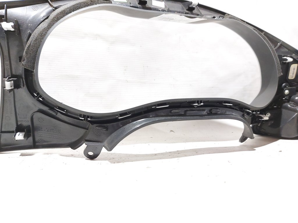 200 Накладка панелі приладів Chrysler 200 2015-2017 5SQ57JXPAA Chrysler 200 9