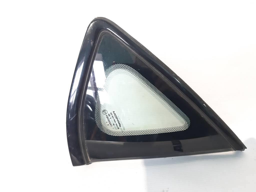 Dart Скло дверей задньої правої (кватирка) Dodge Dart 2013-2019 68145466AC Dodge Dart 12