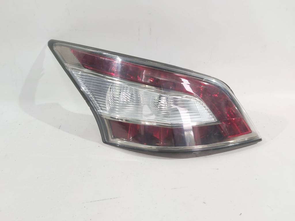 Maxima. Фонарь задний левый Nissan Maxima 2011-2014 265559DA0B Nissan Maxima