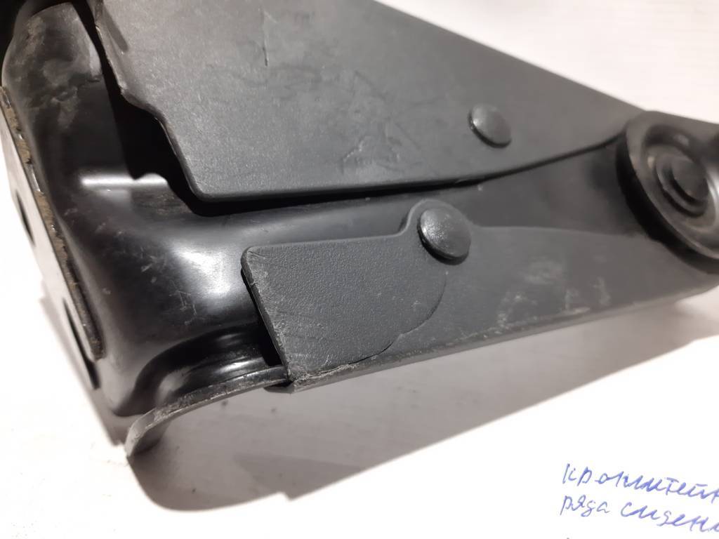 Sentra Крепление заднего ряда сидений центр Nissan Sentra 2013-2019 886063SA0A Nissan Sentra 11