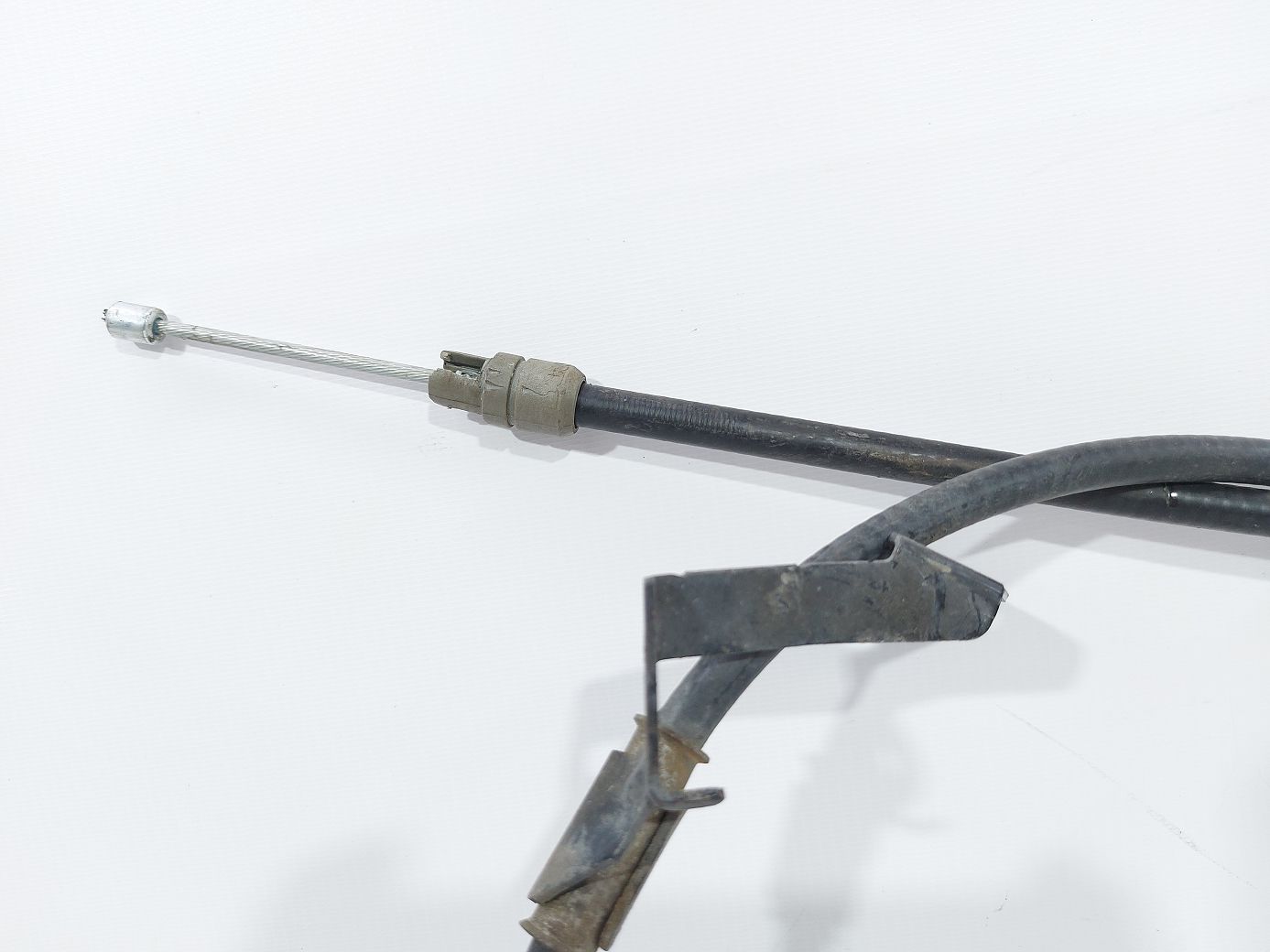 Dart Трос стояночного тормоза правый Dodge Dart 2013-2019 68232030AA Dodge Dart 14