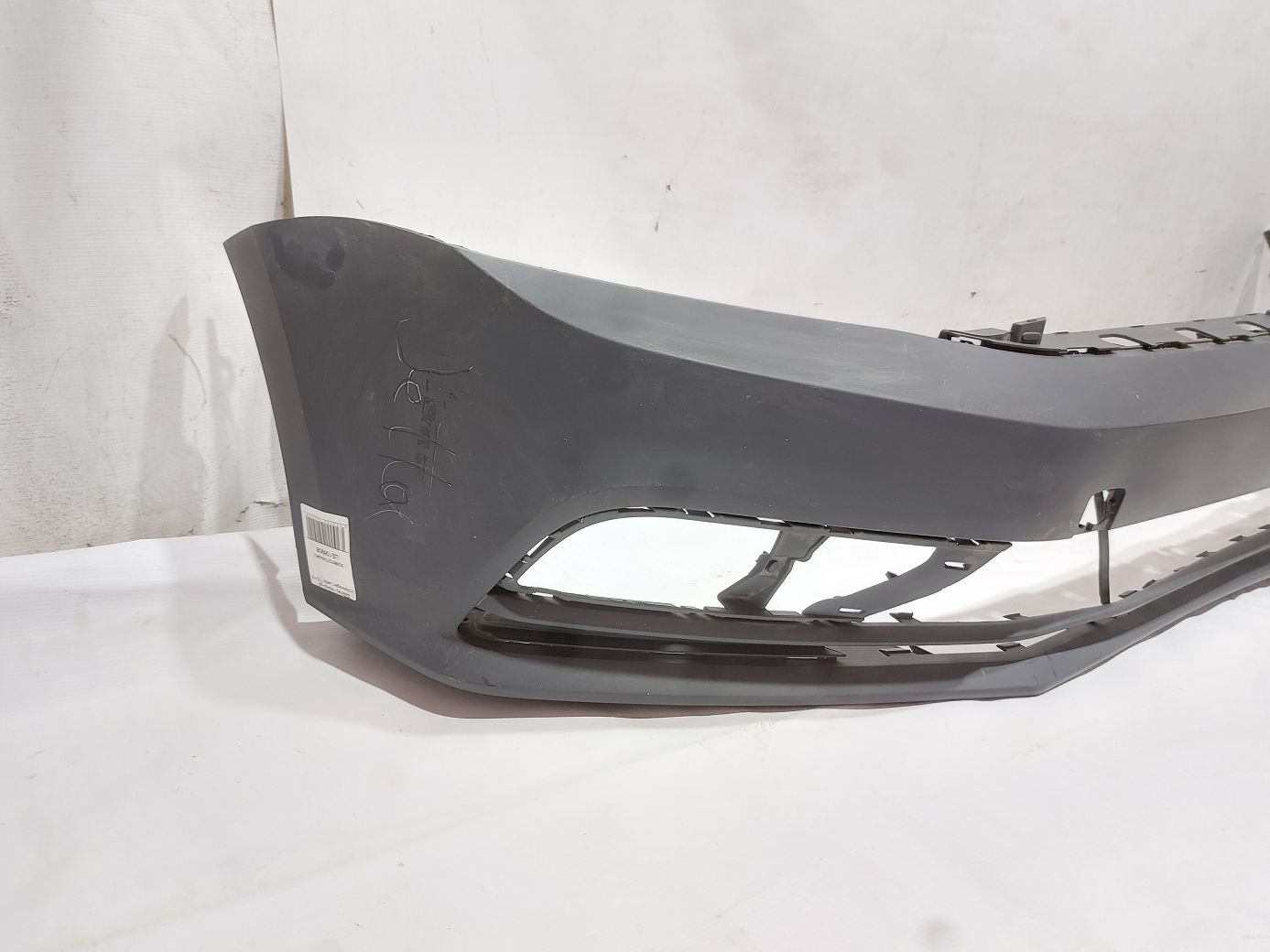 Передние бамперы Бампер передний (трещина) Volkswagen Jetta 2015-2018 5C6807217AGGRU 2