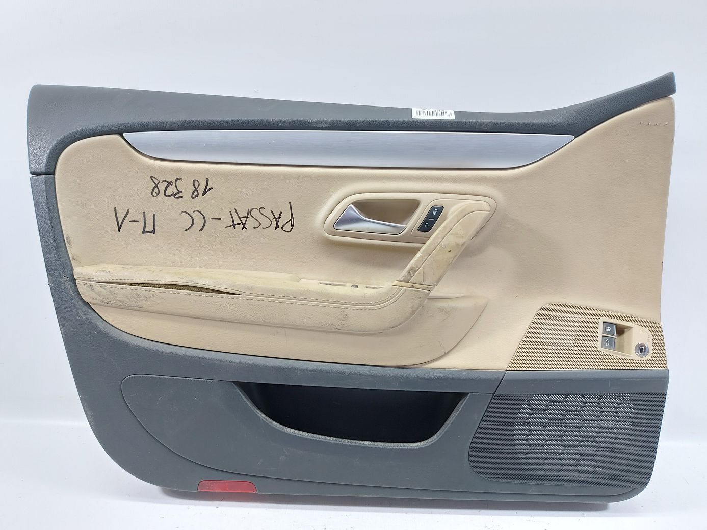 Passat cc Карта дверей передньої лівої (чорн-беж, шкіра) Volkswagen Passat CC 2013-2016 3C8867011DGTIT Volkswagen Passat CC 1 Passat cc Карта дверей передньої лівої (чорн-беж, шкіра) Volkswagen Passat CC 2013-2016 3C8867011DGTIT Volkswagen Passat CC 1