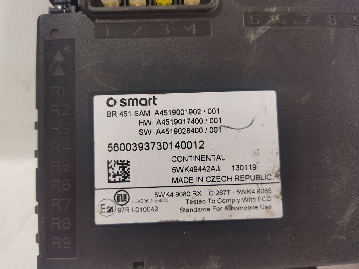 Fortwo Блок предохранителей Smart Fortwo 2008-2016 4519001802 Smart Fortwo 3