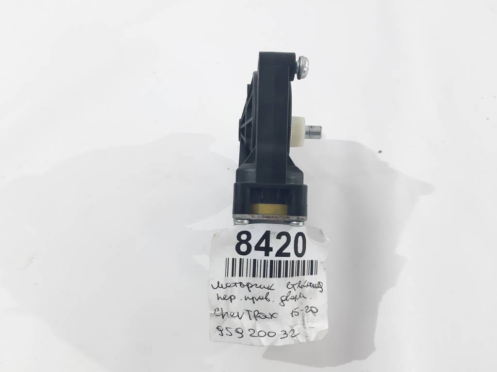 Trax Моторчик склопідйомника двері передньої правої Chevrolet Trax 2015-2020 95920032 Chevrolet Trax 3