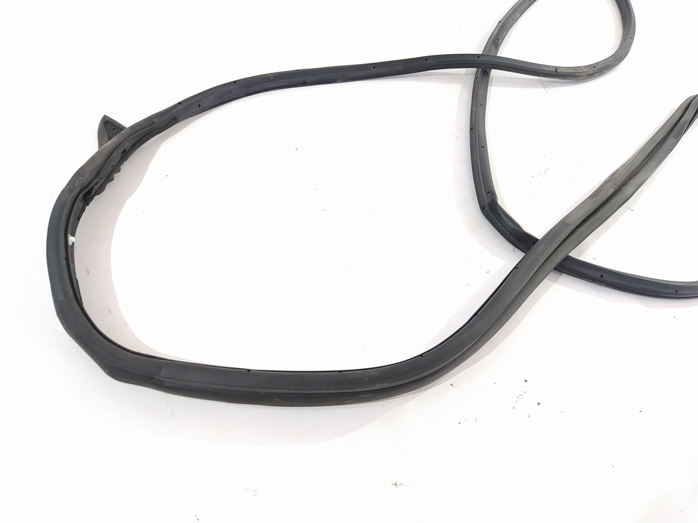 Versa note Ущільнювач двері передньої лівої Nissan Versa Note 2014-2019 808313WC0A Nissan Versa Note 2