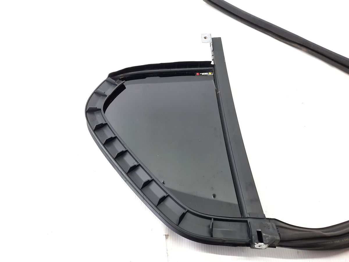 Trax Направляющая резинка стекла (форточка) двери задней правой Chevrolet Trax 2015-2021 95375248 Chevrolet Trax 4