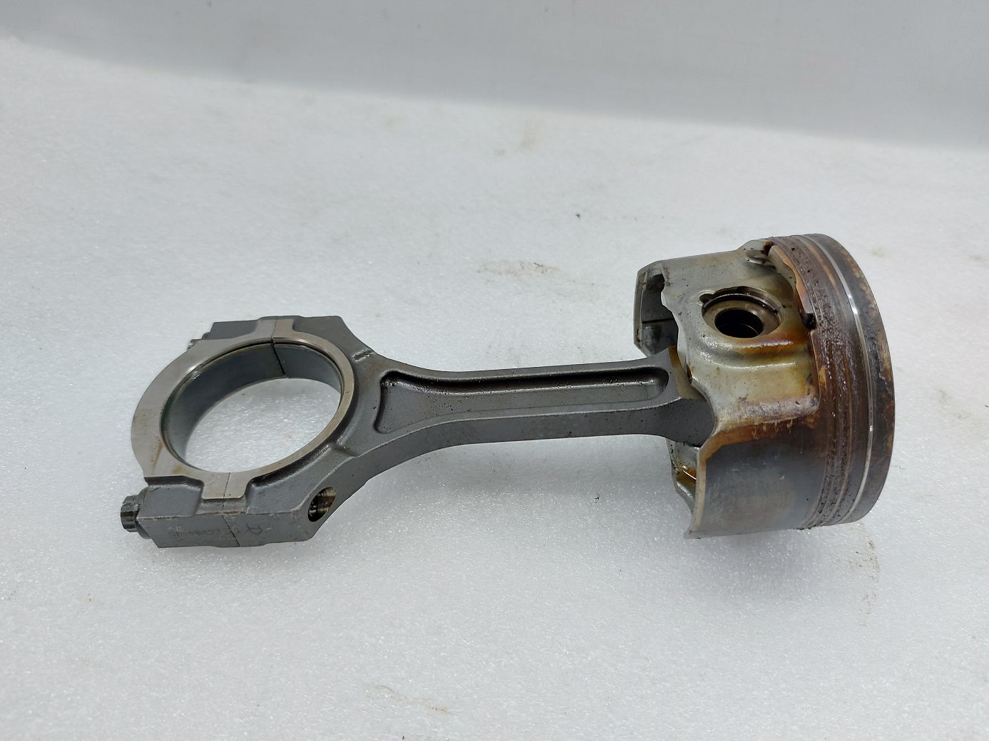 Товари з дефектами. Шатун із поршнем (поршня брак) Kia CADENZA 2014-2020 235103L100 Kia CADENZA