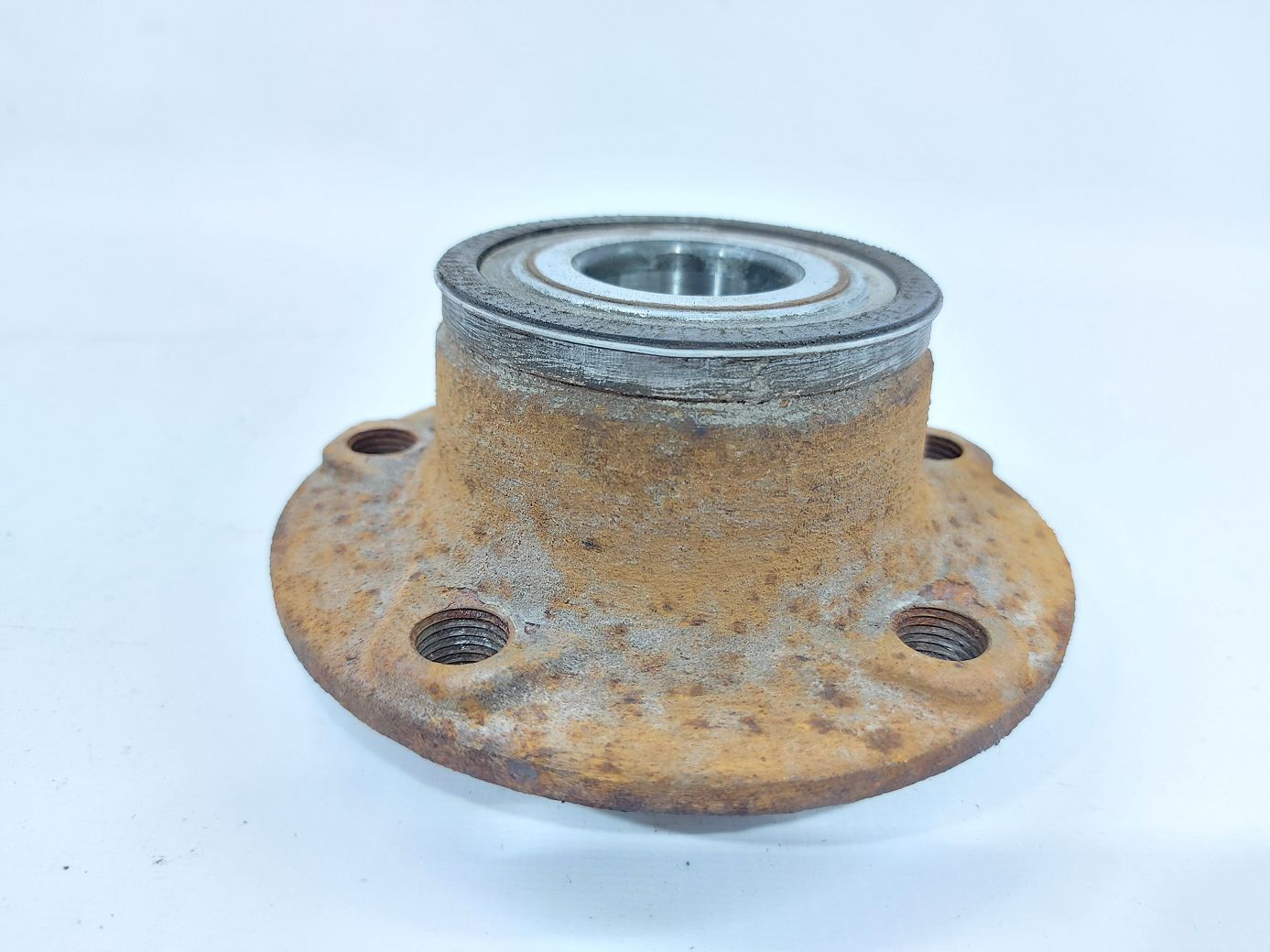 Passat s. Ступиця задня права/ліва Volkswagen Passat S 2006-2020 3G0598611A Volkswagen Passat S Passat s. Ступиця задня права/ліва Volkswagen Passat S 2006-2020 3G0598611A Volkswagen Passat S