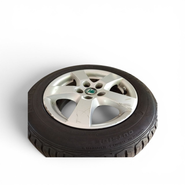 Эмблемы колёсного диска Диск колесный Skoda Fabia 185/60R14 2005-2008 6Y0601025P Skoda FABIA 4