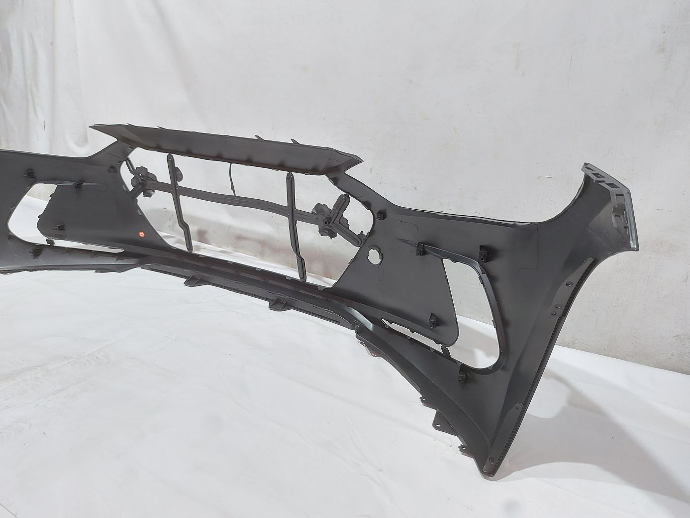 Товары с дефектами Бампер передний (дефект) Hyundai Elantra  2017-2018 86510F3000 Hyundai Elantra 7