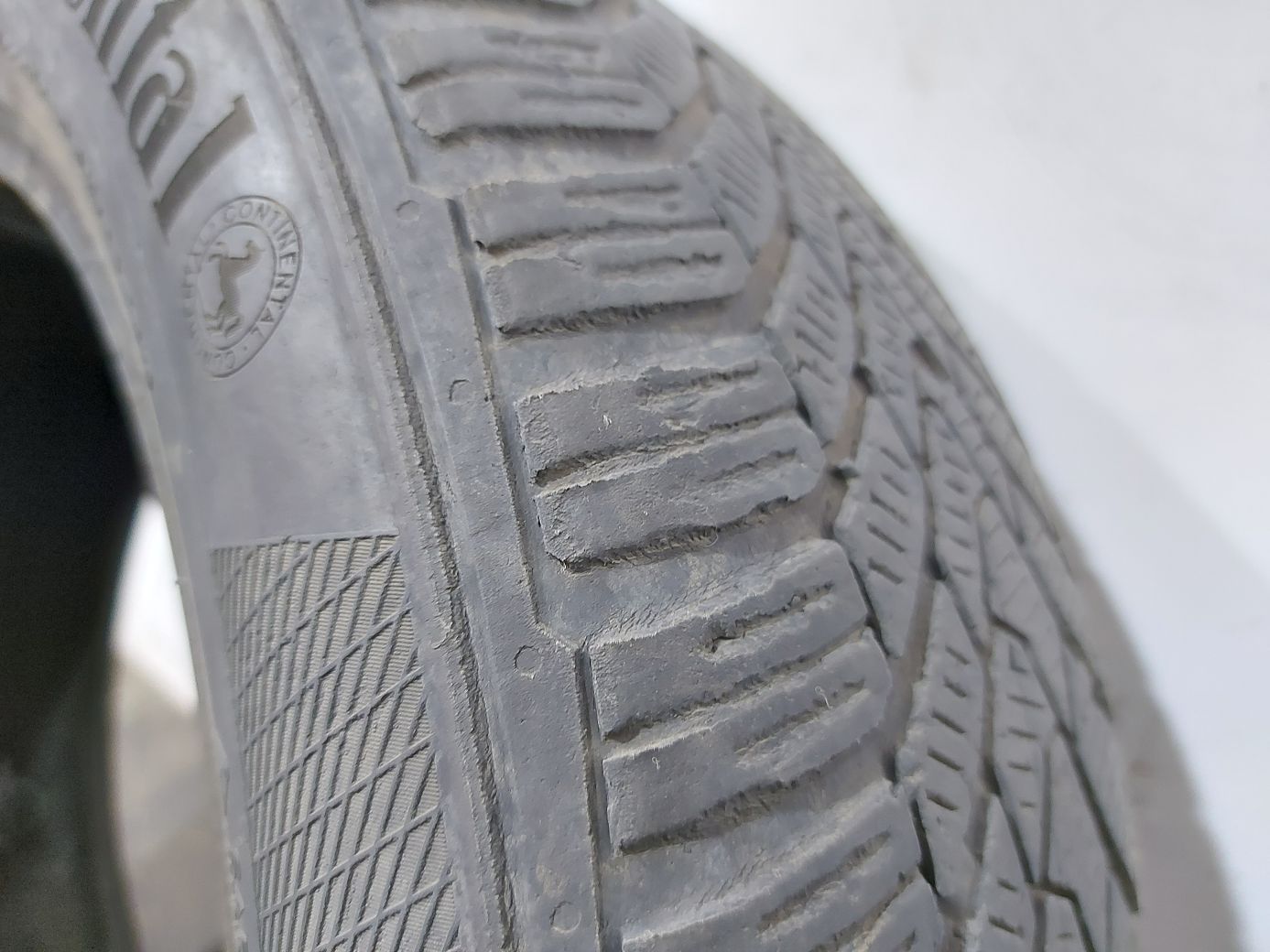 Всесезонные шины Резина Continental Conti Winter Contact 205/55R16 8